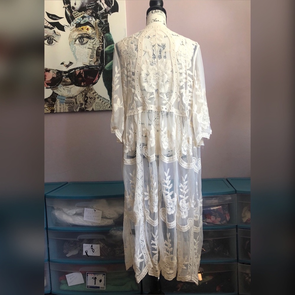 <LAST>Sheer Floral Embroidered Duster Kimono - Picture 5 of 7